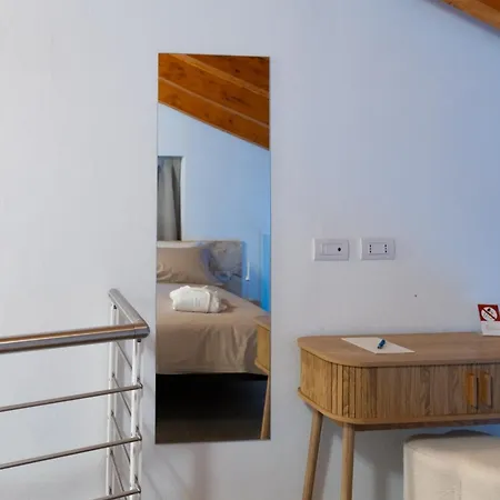 Dimora Di Solcio Historic 17th-century Apartamento